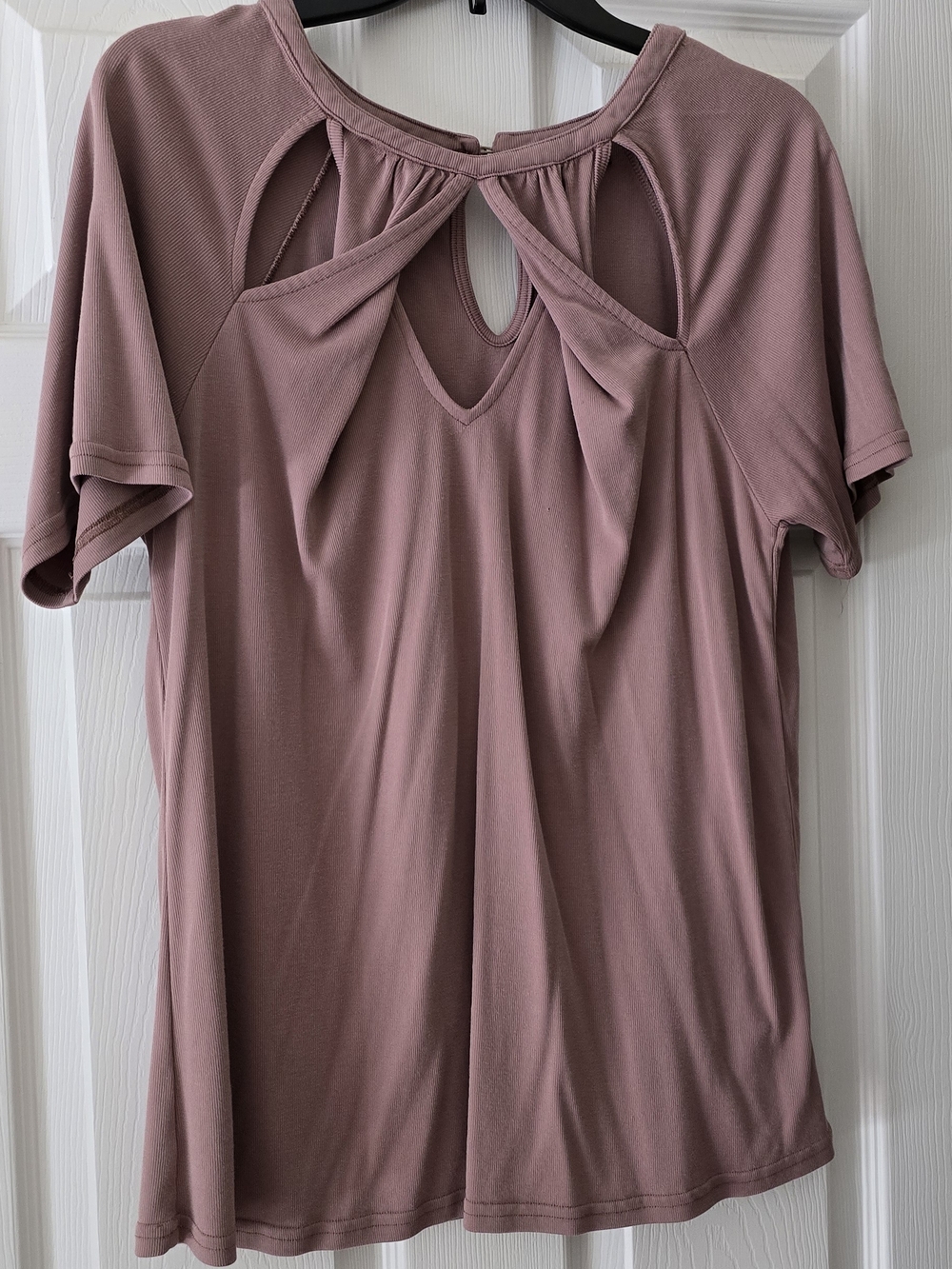 Women’s Twist Cutout Top in Dusty Mauve